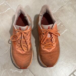 Hoka Arahi 5 Athletic Shoes